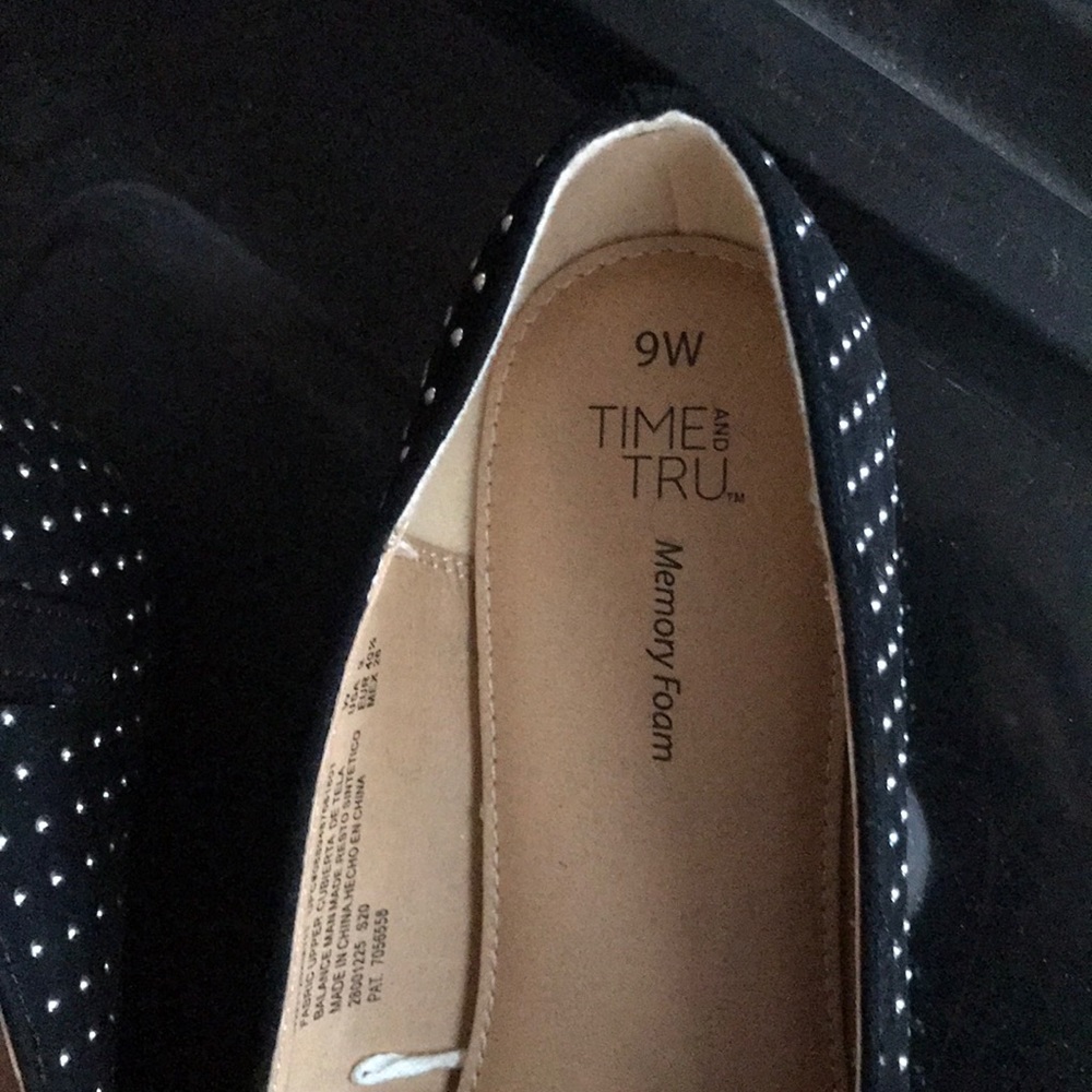 Shoes - Picture 2 of 3